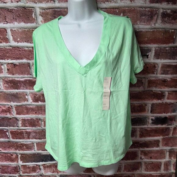 Universal Thread Tops - Universal Thread Cropped V-Neck Tee – Mellow Green (XXL)